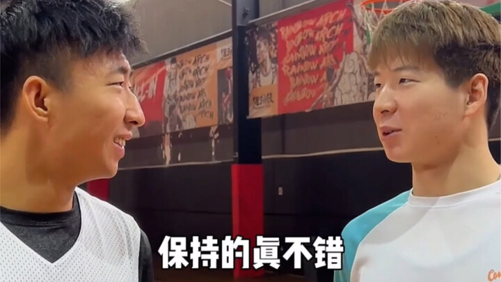 Playing basketball—his moves are cool, his hairstyle’s on point too—now that’s Old Wang for you!