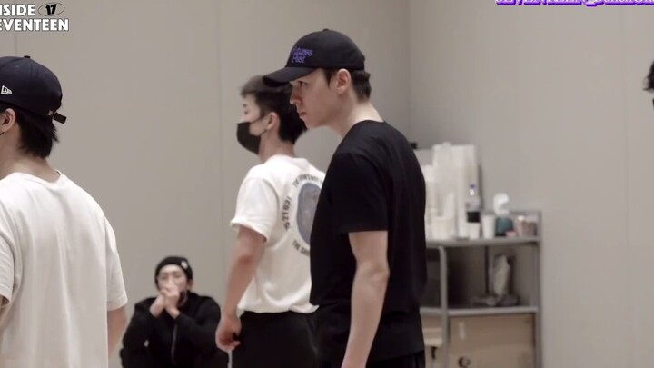 [Sokcho Chinese Subs] 220118 INSIDE SEVENTEEN: Behind the Scenes of the Gayo Daechukje Stage Rehears