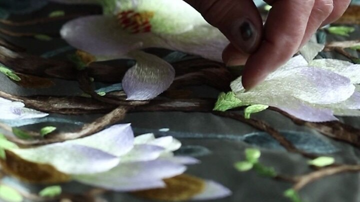 Is the 2,000-year-old cultural heritage of Suzhou embroidery less valuable than foreign luxury brand