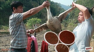 Tiết Canh Ngỗng  Già  ,Ẩm Thực Đặc Biệt Kiểu Tây Bắc  Mừng Trâu Mới Ở  Nhà Chú Thiên