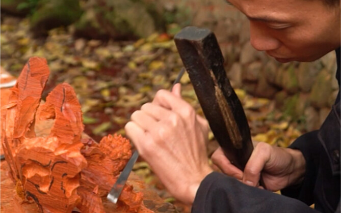 Carving Fairy Tail form Naruto out of wood