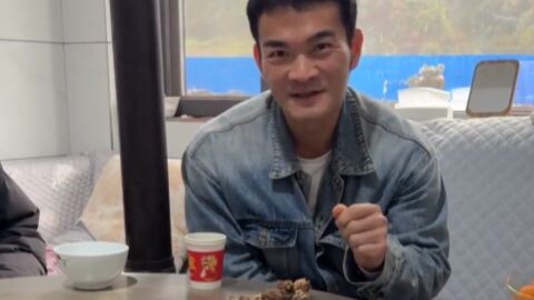 First time I’ve seen such a clever design! It heats you up and doubles as a warming table—essential 