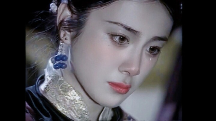 กุหลาบแห้งเหี่ยวใต้หิมะและลมหนาว คือแผ่นหลังที่โค้งงอขณะดึงสายธนู คือเอวที่ค่อมลง คือร่างที่คุกเข่าล