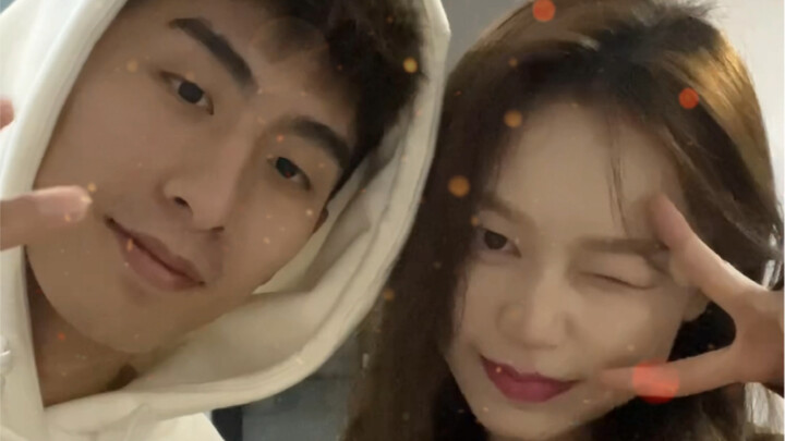 Tag your clumsy boyfriend and take a photo with you!