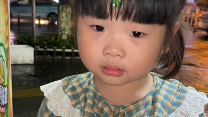 Có lẽ khi trưởng thành, sớm muộn gì chúng ta cũng sẽ phải chia xa, nhưng em mãi mãi vẫn là cô em gái