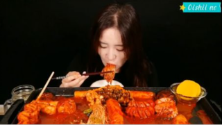 Tokbokki nấm tôm cháy cay phần 8 #mukbang