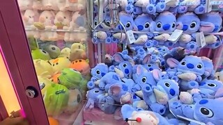 $20 Claw Machine Challenge in Singapore AGAIN!