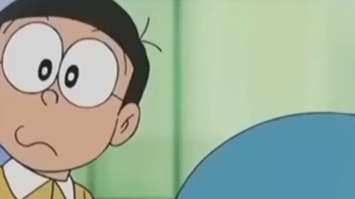 Nobita bengong melihat itu