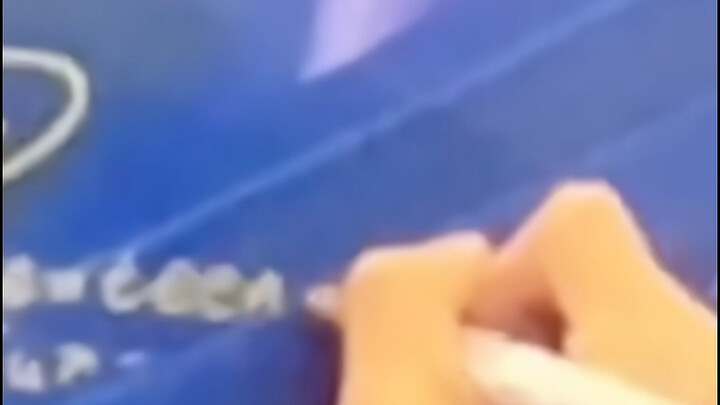 رغم أن ون جون هوي سار وحده على السجادة الحمراء في ماكاو بالصين، إلا أنه وضع اسم Seventeen فوق اسم جو