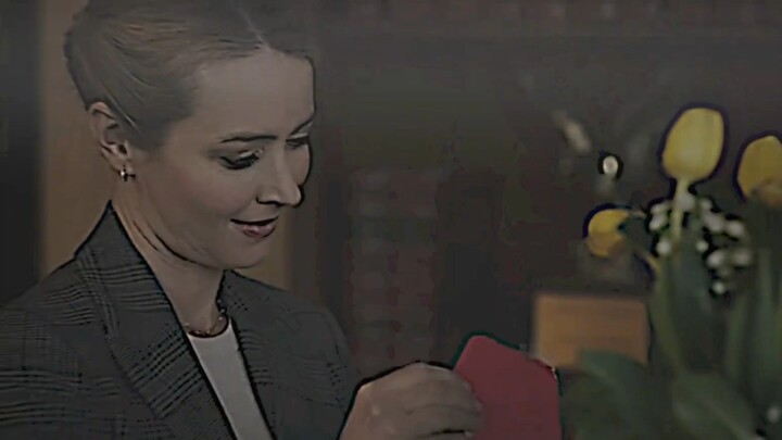 “บัตรอวยพรใบเล็กๆ กลับซ่อนแผนการร้ายที่น่าตกตะลึงไว้”