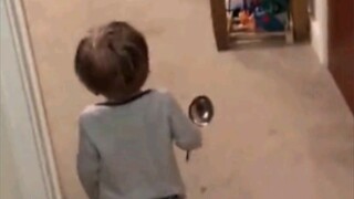 宝宝：勺子？也行，给我吧。