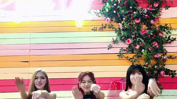 Tutorialnya susah banget, ya? Ini dia versi tari gestur tangan! Kali ini gampang banget, yuk belajar