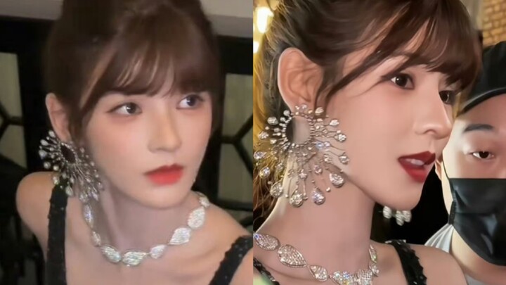 Spicy Sister Fen is losing it because she looks so good in this outfit! But honestly, her natural be