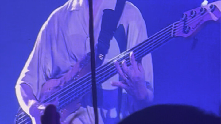 RADWIMPS · Lâu lắm rồi mới được xem một màn solo của ban nhạc đỉnh đến thế