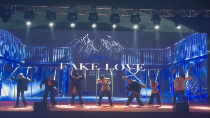 What's it like to dance FAKE LOVE at a university welcome party? A beautifully artistic puppet versi