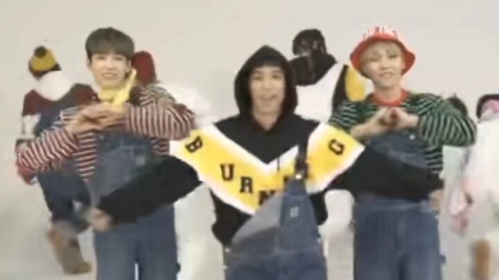 ใครกันที่อายุยังน้อยแต่มีลูกชายลูกสาวครบครัน