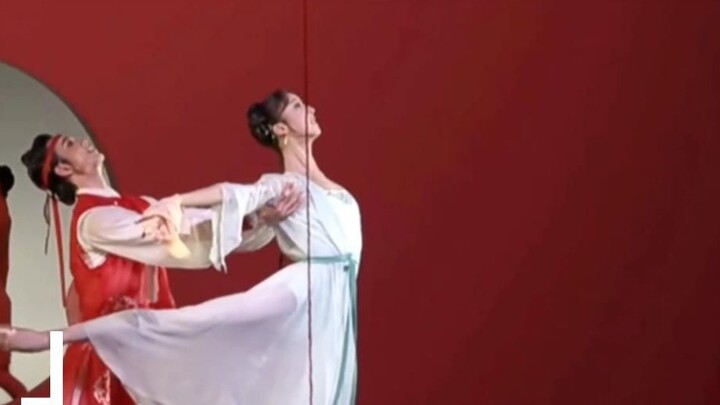 คุณชอบละครเต้นรำเรื่อง Dream of the Red Chamber เวอร์ชั่นไหนใน 3 เวอร์ชั่นนี้?