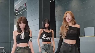 LE SSERAFIM《HOT》新歌先公开