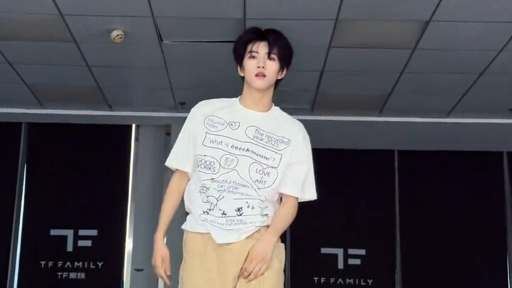 หล่อจนต้องร้องว้าว!! จางฮันรุ่ยเต้นคัฟเวอร์เพลง rude boy ของรุ่นพี่｜โรงเรียนชายล้วนดีจริงๆ ยอดเยี่ยม