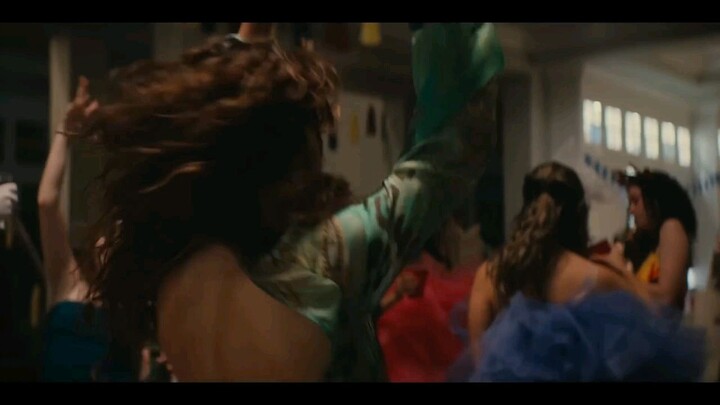 jannifer Lopez on the floor