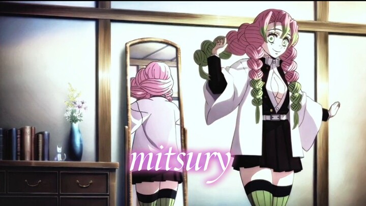 tarian berpedang mitsury yang sangat meriah,dengan pedangnya yang seperti cambuk😋😰