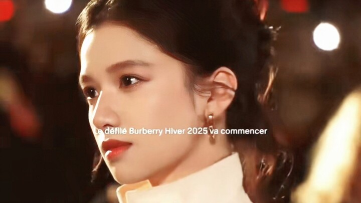 Ya ampun! Kamu punya wajah berbentuk tulang yang begitu prestisius sampai masuk ke London! Pas kamer