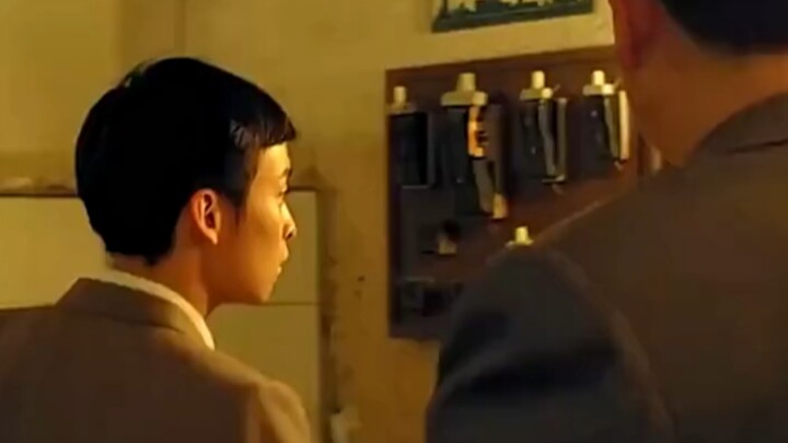 Thay bóng đèn mất bốn tiếng