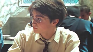 “我也不想心动啊，可谁能拒绝这么美貌的救世主呢”
