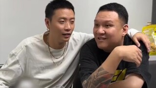 Che Che goes to Xiao Jie's house for dinner! Xiao Jie teaches Che Che how to dance for Subject 3!