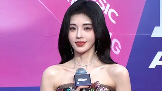 鞠婧祎｜红毯易如反掌……