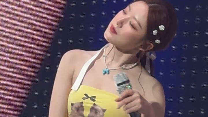 Ye Shuhua's "Uh Oh" on stage in New York