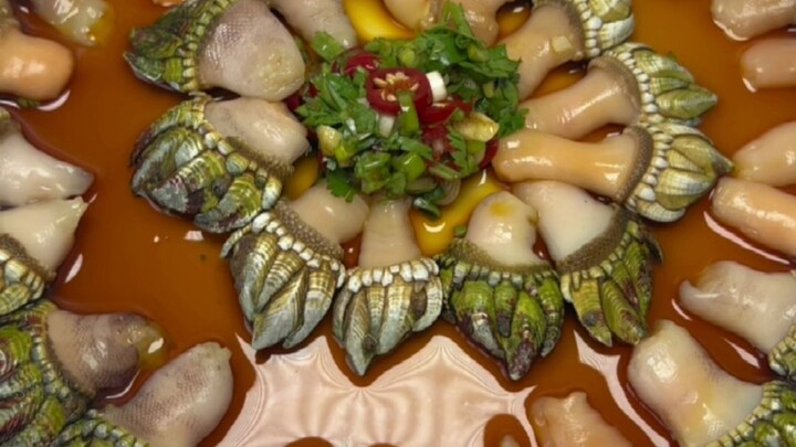 Janji ditepati: Kerang kuku macan mentah yang kalian tunggu-tunggu sudah tiba!