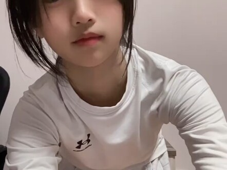 ลูกสาวของฉันเริ่มดีขึ้นแล้ว ภายใต้การดูแลอย่างเอาใจใส่ของฉัน