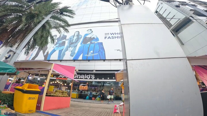 ไปดูมังกรหน้าเซ็นทรัลกัน ANO#aungnaingoo #ano #siamparagon #aungnaingoochannel #food #money #thaifoo