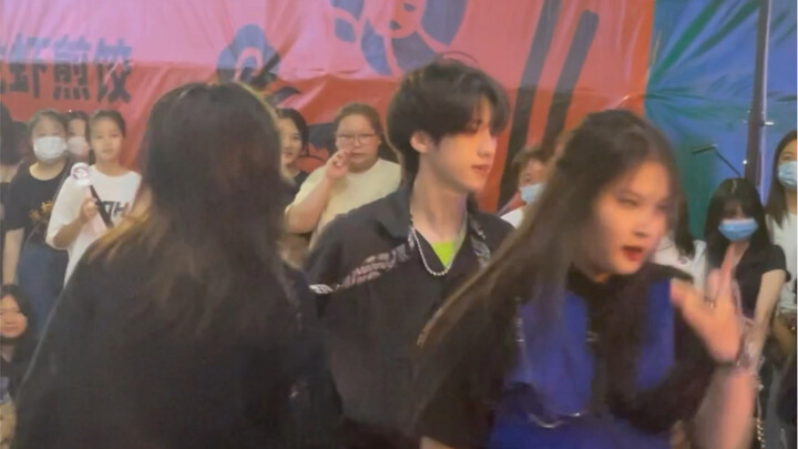 【straykids】felix位梅尼耶路演直拍！！超绝表情管理