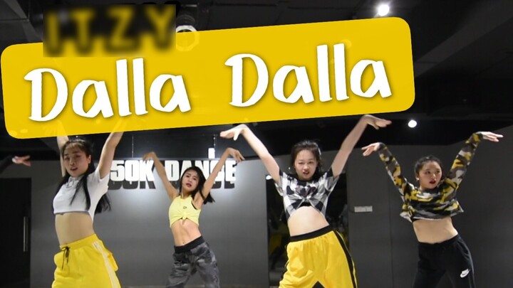 [Changsha Fifty Moments Dance] Yinyin dances to ITZY's "Dalla Dalla", the Minions are here