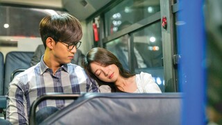 Woman doesn't Aware This Geeky Man Can See the Future just by Touching Her