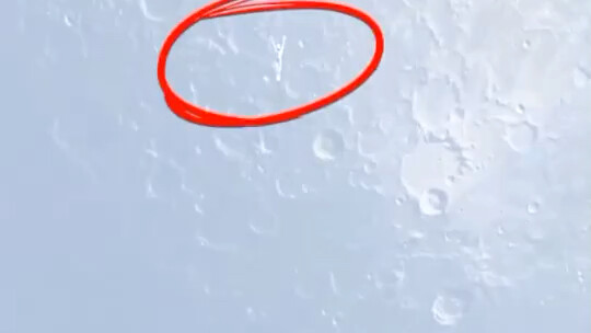 High energy ahead! ! ! UFO appears over a city
