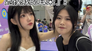 咬人猫摸我的耳朵啦！！猫猫爱惜猫猫