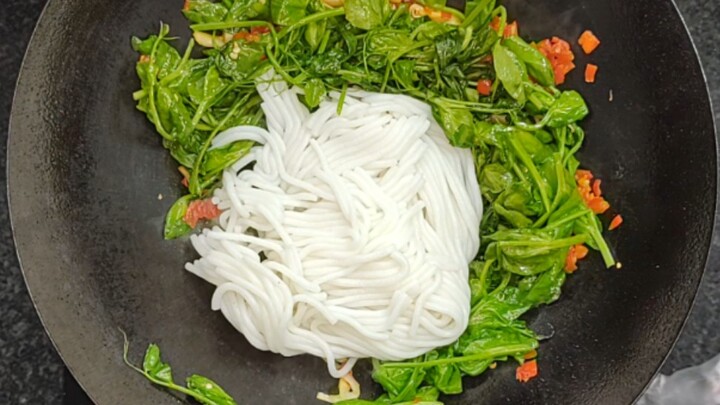 Mi goreng seharga 1 yuan