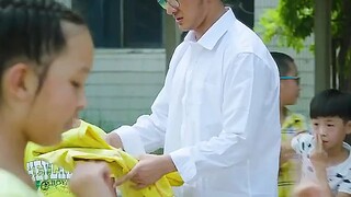 f 妈妈走了爸爸瘫了，一个男孩撑起一个家