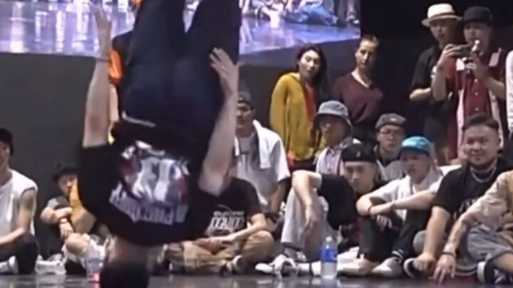 หนึ่งในฉากเด็ดของแดนซ์สตรีท “เสาค้ำฟ้า” ปรากฏขึ้นถึงสองครั้งในรอบเดียว?? จางตี้อัน ปะทะ แดนดี้ #แดนซ