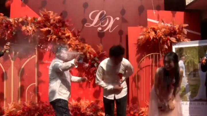 Cái cười này làm tiêu tan công đức mười năm!