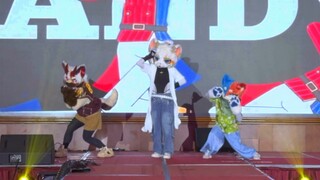 في حالة أنك لم ترَ من قبل "تانغ كيو تشياو" ذا الفراء الناعم