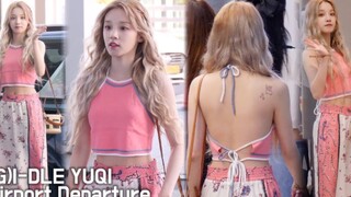 Em trai mát mẻ! Lộ lưng đẹp ngất ngây! Song Yuqi diện váy hồng sân bay phong cách thường ngày 230622