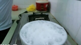Nấu Đồ Ăn Mà Sợ Bị Trào Ra Ngoài Bếp Thì Đây Là Cách Giúp Bạn Chống Tràn Khi Nấu