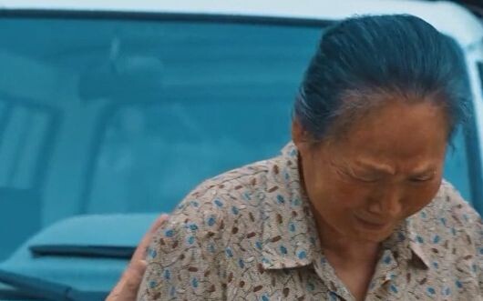 Eccentric Old Granny: Grandma Freezes Her Granddaughter in the Fridge—The Truth Is Heartbreaking