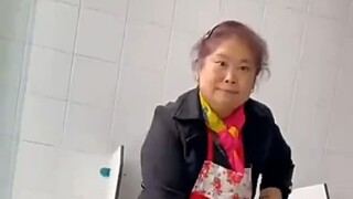 The young man doesn't sound like a local, does he?