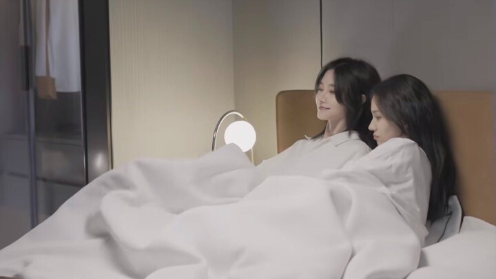 "The bed is very big, how about squeezing in?"