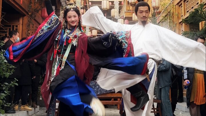 Di Guizhou, apakah semua tamu harus menari saat makan di pesta pernikahan?